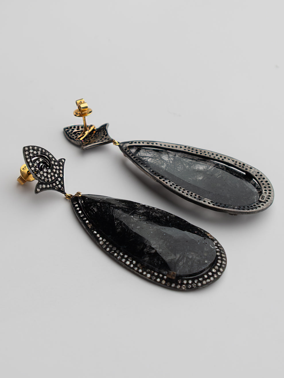 Moghul Earrings with Gold, Diamonds and Black Rutile