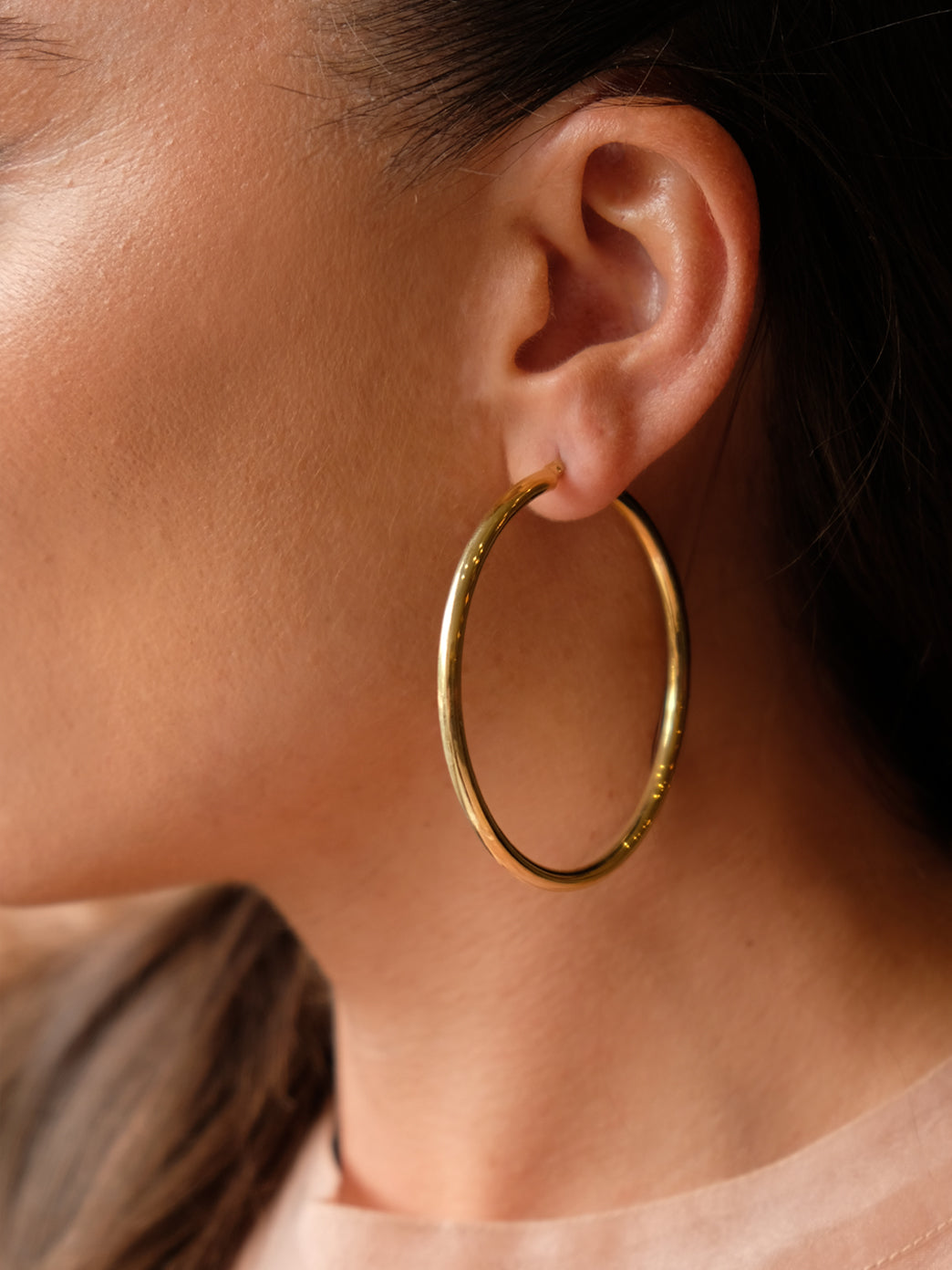 Fiorina Jewellery Gold Hoops Model