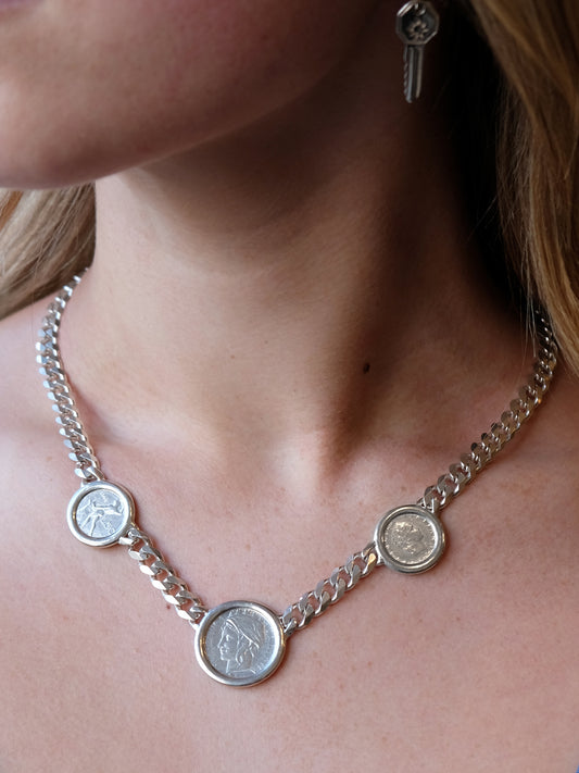 Fiorina Jewellery Moneta Necklace Model