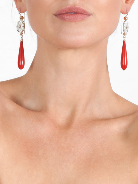 Disc top dangle earrings