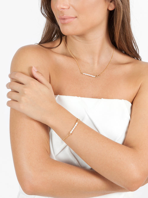 Fiorina Jewellery Gold Friendship Bracelet White Pearl Model