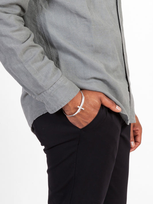 Fiorina Jewellery Mens Cross Faith Cuff Model