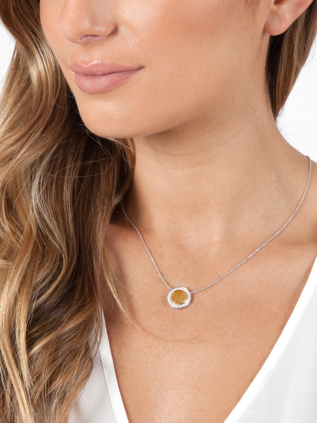 Fiorina Jewellery Gold Button Necklace Model