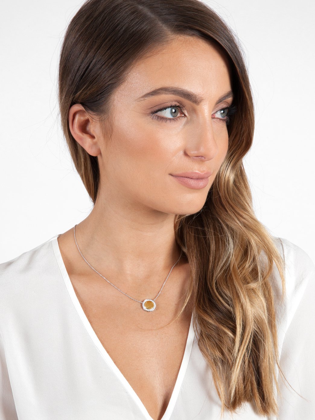 Fiorina Jewellery Gold Button Necklace Model 2