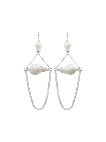 Venus Oval Pearl Earrings