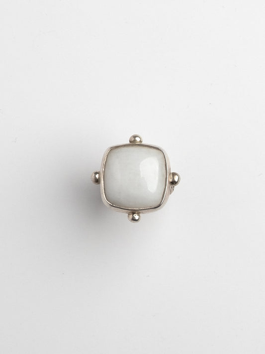Fiorina Jewellery Cushion Cut Fishband Ring White Howlite