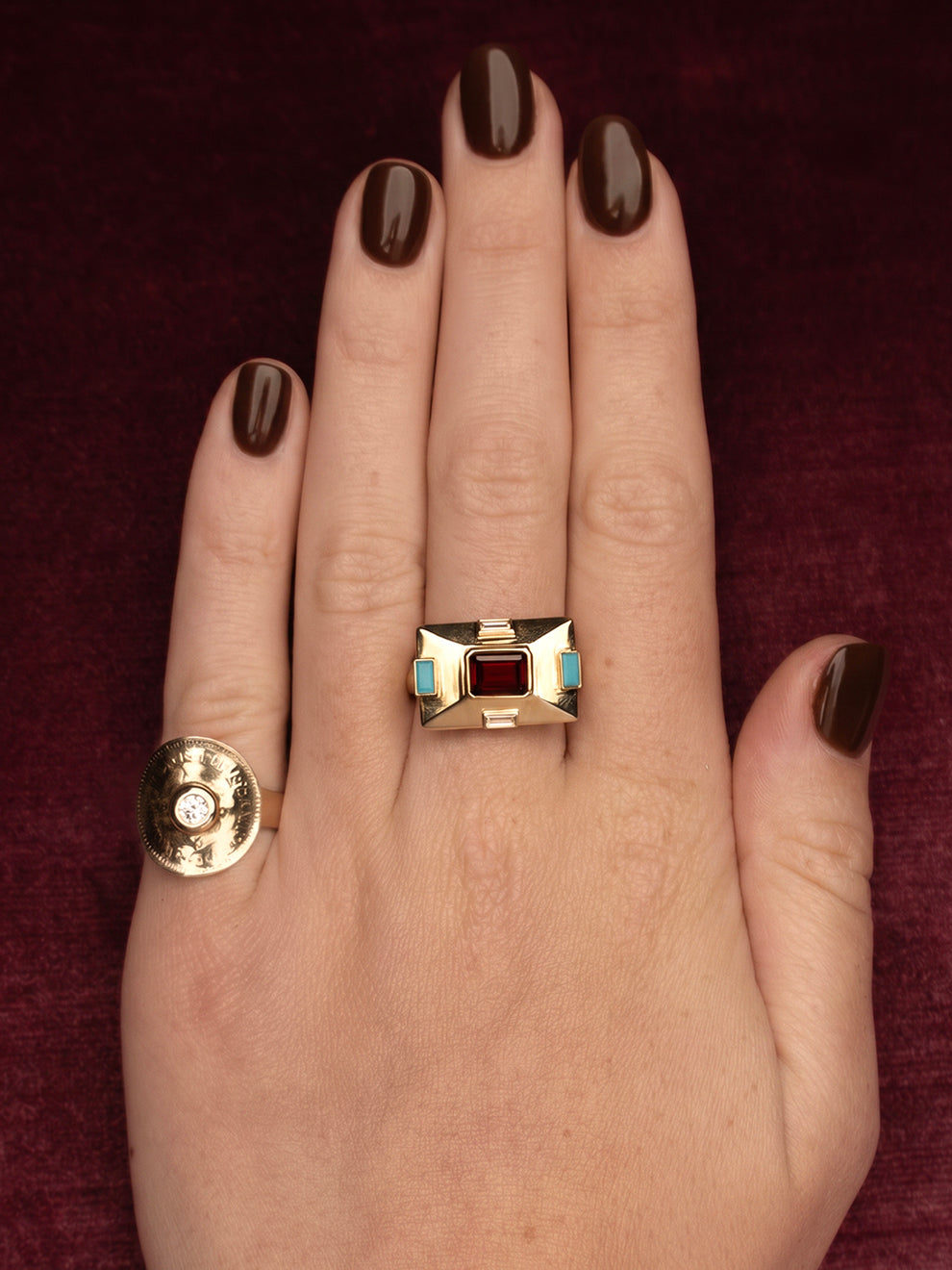 Fiorina Jewellery Gold Galleria Ring Model