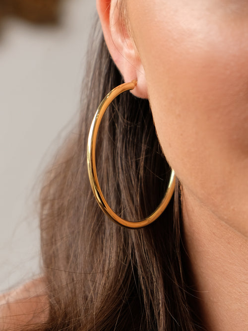 Fiorina Jewellery Gold Hoops Model