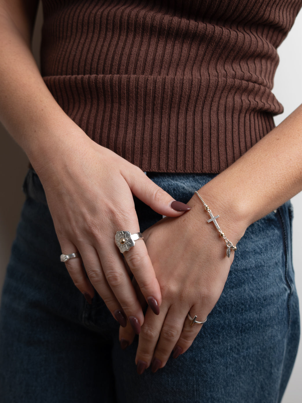 Fiorina Jewellery Mini Side Cross Bracelet Model