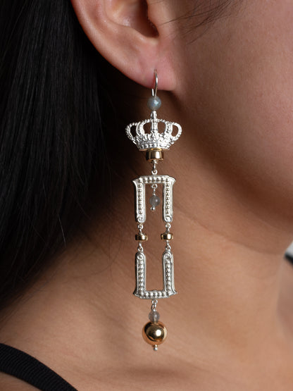 Simple Sovereign Earrings
