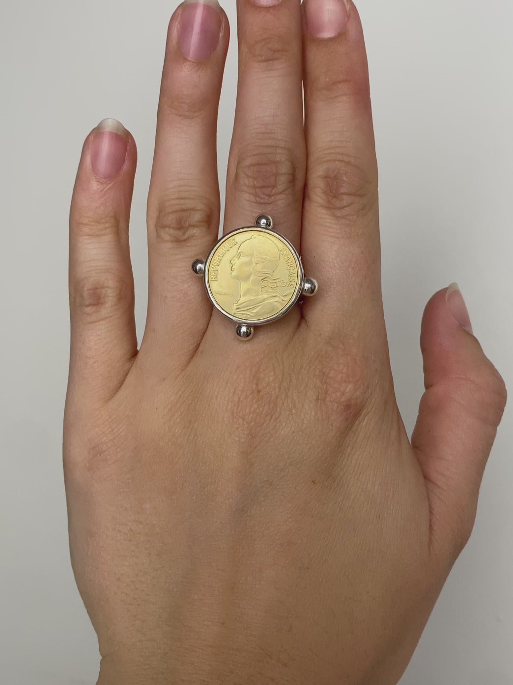 Fiorina Jewellery Moneta Ring Model