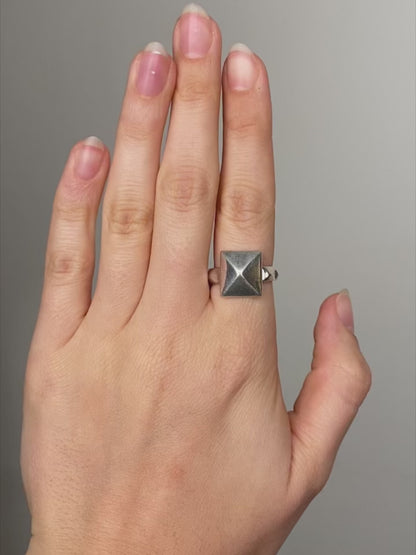 Pyramid Ring
