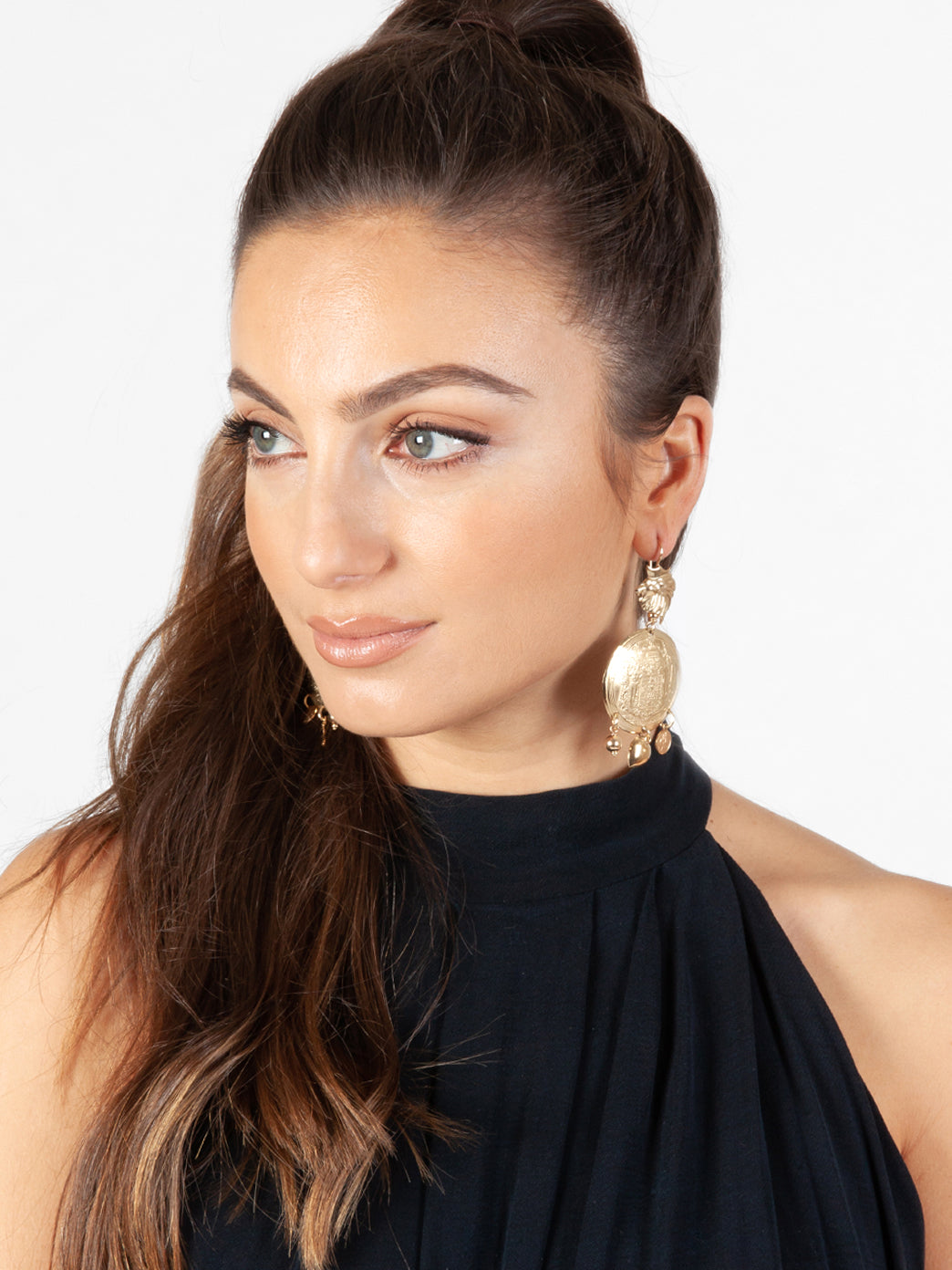 Fiorina Jewellery Gold Leone Earrings Model